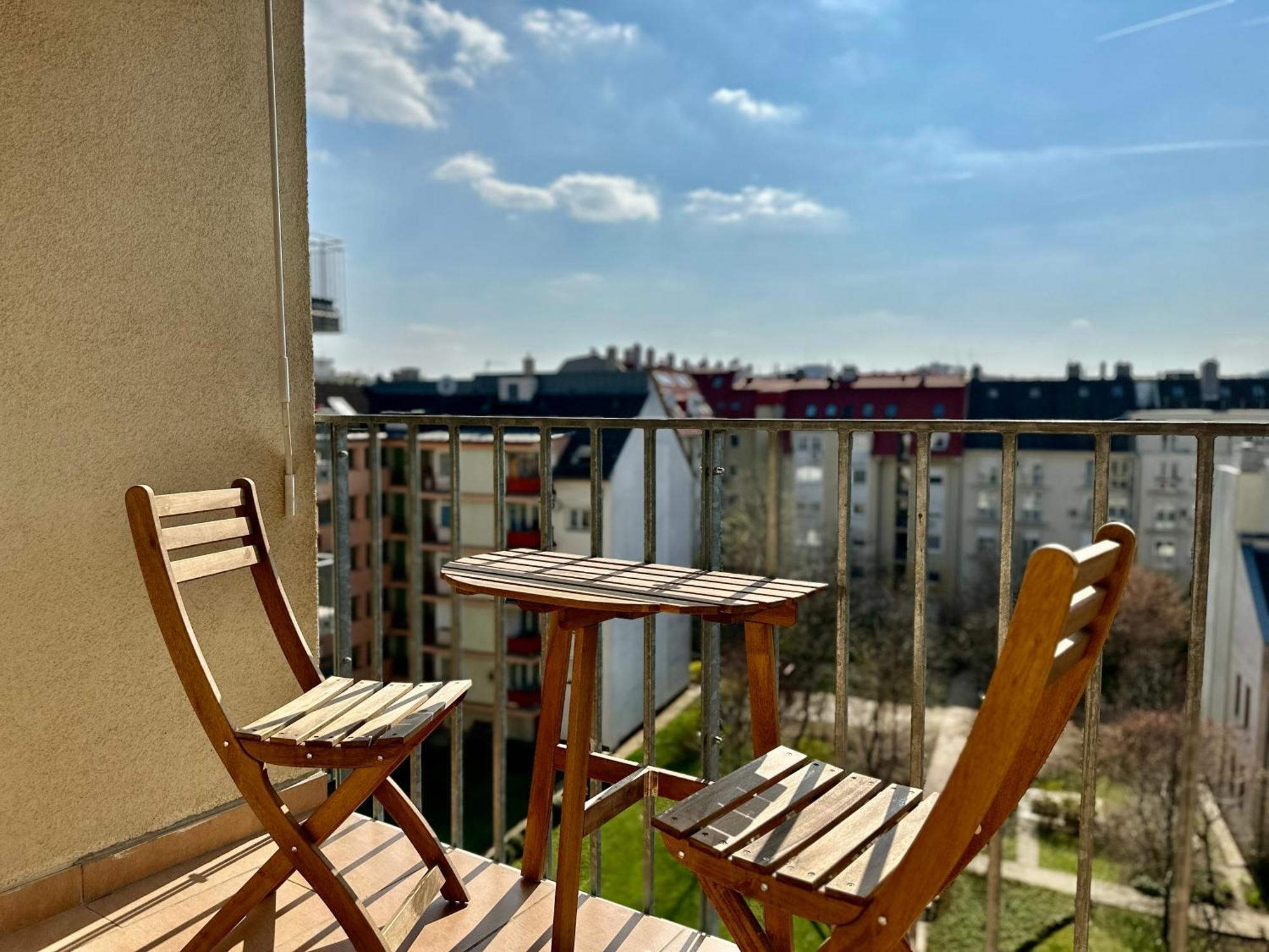 City Break Apartment - Private Garage, Ac, Balcony — Fotók 2
